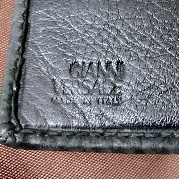Vintage Pre-owned Gianni Versace Medusa Tri-fold black leather wallet/planner - Picture 8 of 16